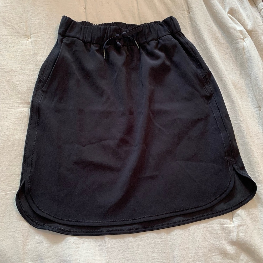 lululemon On The Fly skirt 21”